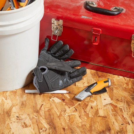 Fiskars - CarbonMax Utility Knife - Safety