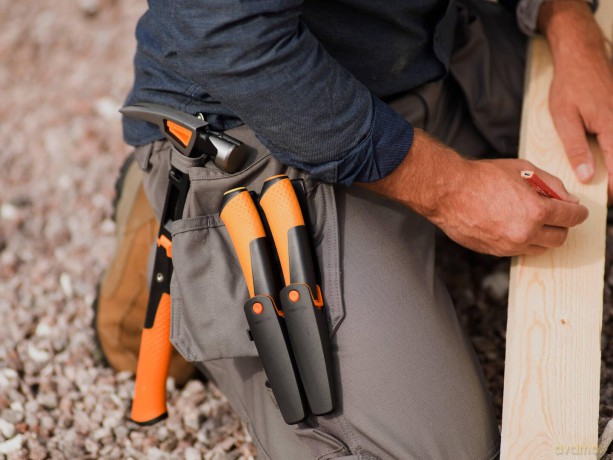 Fiskars - Craftsman's Knife with Sharpener