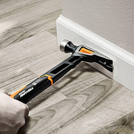 Fiskars - IsoCore Finishing Hammer - M - 16oz/13.5 inches
