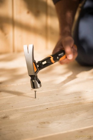 Fiskars - IsoCore General Use Hammer XL - 20oz/15.5