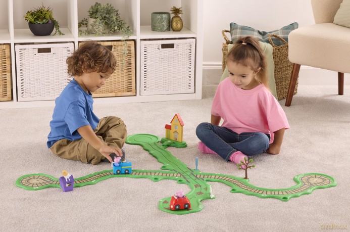 Peppa Pig - Whizz Around Runabout Town (8346)
