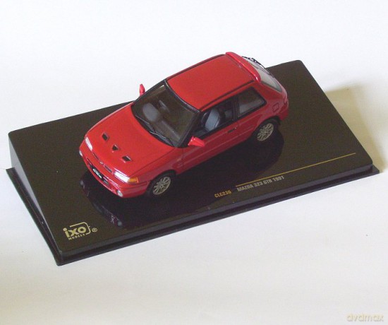 IXO Mazda 323 GTR 1991 (red) [ZABAWKA]