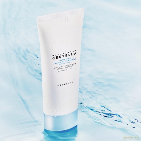 SKIN1004 - Madagascar Centella Hyalu-Cica Water-Fit Sun Serum 100ml.) [KOMSETYKI]