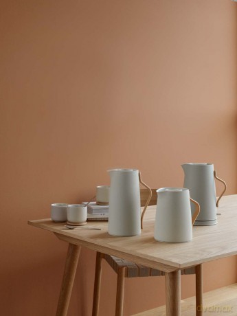 Stelton - Emma vacuum jug - Sand - 1L