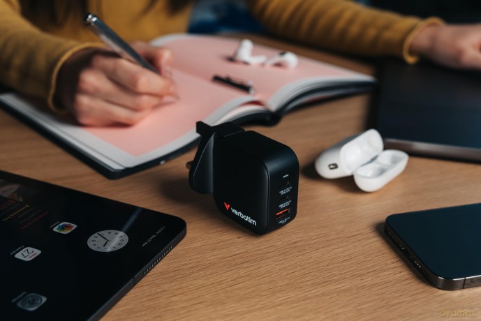 Verbatim - Mini GaN Charger 70W 3 Port US plug with EU and UK adaptors