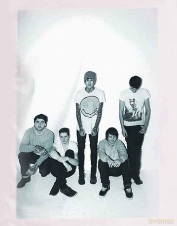 Bring Me The Horizon: Men's Tee: Group Shot (Medium)