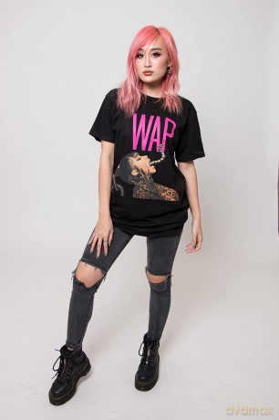 Cardi B: Unisex T-Shirt: Dripping Snake (Black) (Medium)