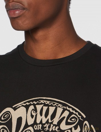 Creedence Clearwater Revival: Unisex T-Shirt: Down On The Corner (Black) (Medium)