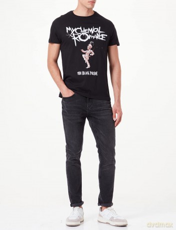 My Chemical Romance: Unisex T-Shirt: The Black Parade Cover (Black) (Large)