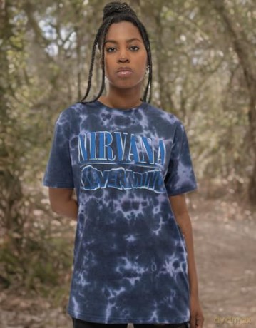 Nirvana: Unisex T-Shirt: Nevermind Wavy Logo (Purple) (Wash Collection) (Medium)