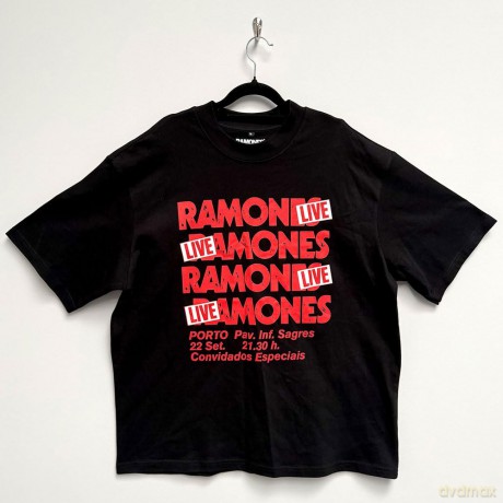 Ramones: Unisex Oversized Boxy T-Shirt: Concert (Black) (Large)