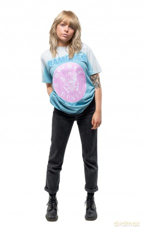 Ramones: Unisex T-Shirt: Rocket To Russia (Blue) (Wash Collection) (Large)