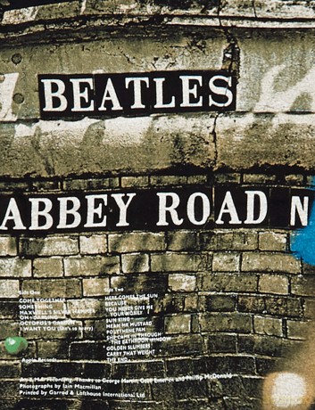 The Beatles: Men's Premium Tee: Abbey Road with Back Printing (Large)