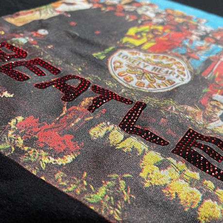 The Beatles: Unisex T-Shirt: Sgt Pepper Crystals (Black) (Embellished) (X-Large)