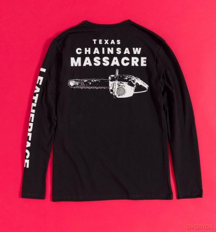 Texas Chainsaw Massacre - The: The Texas Chainsaw Massacre Unisex Long Sleeve T-Shirt: Leather Face (Black) (Back Print) (Medium)