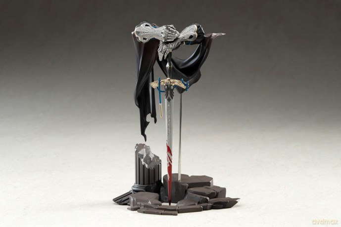 Reverse: 1999 Limepie Series PVC Statue Knight 17 cm