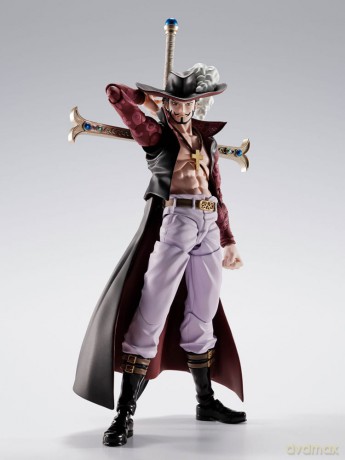 One Piece S.H.Figuarts Action Figure Dracule Mihawk Hawkeye 17 cm