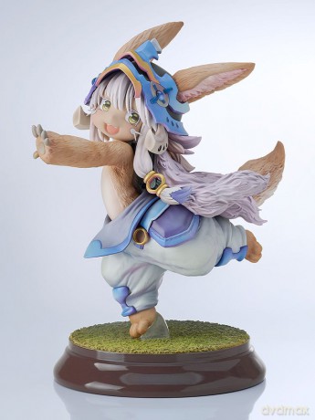 Made in Abyss: The Golden City of the Scorching Sun PVC Statue 1/8 Nanachi: New Outfit Ver. 19 cm