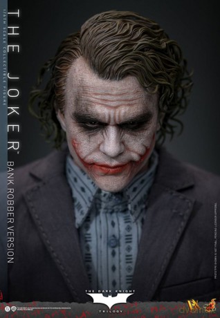 The Dark Knight DX Action Figure 1/6 The Joker (Bank Robber Version) 30 cm