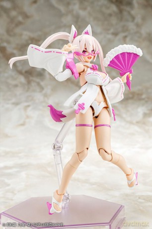 Megami Device Plastic Model Kit 1/1 Asra Nine-Tails Matsuri 14 cm
