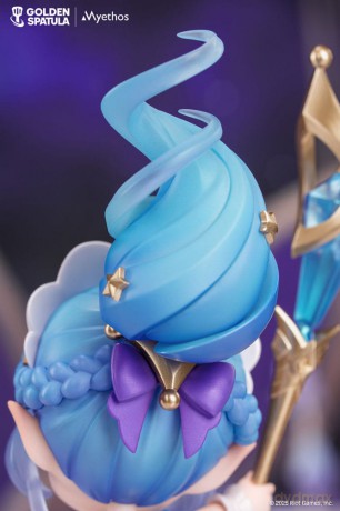 Golden Spatula PVC Statue Prestige Perfume Gem Chibi Janna Figure 17 cm