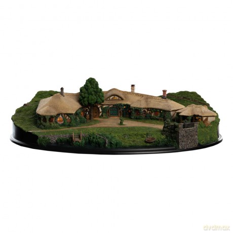 Lord of the Rings Statue The Green Dragon Inn