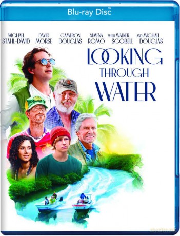Looking Through Water [Blu-Ray]