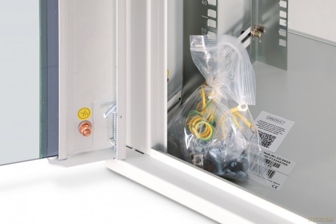 Szafa sieciowa wisząca Dynamic 19" 12U rack 607x600x450mm, drzwi szyba, szara, niezłożona, 60kg