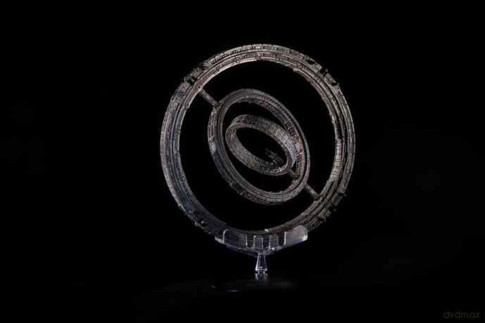 Foundation Die-Cast The Invictus Spaceship 20 cm