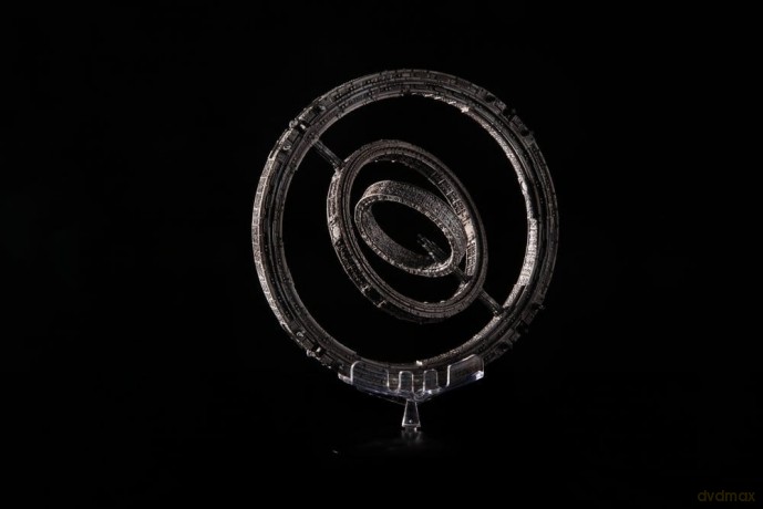 Foundation Die-Cast The Invictus Spaceship 20 cm