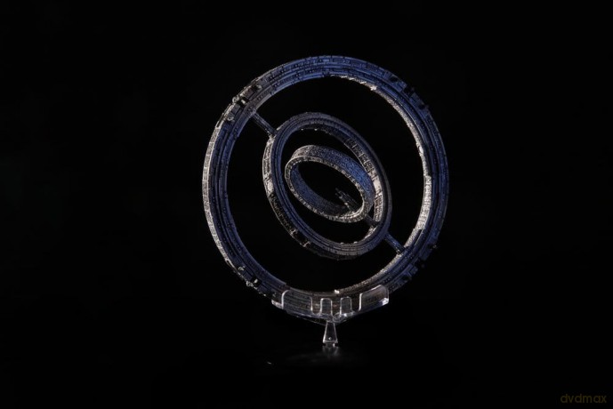 Foundation Die-Cast The Invictus Spaceship 20 cm
