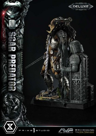 The Alien vs. Predator Museum Masterline Series Statue 1/3 Scar Predator Deluxe Version 93 cm