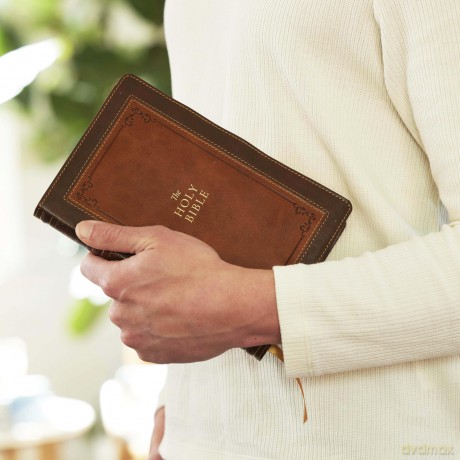 1611 KJV with Apocrypha, Brown Leathersoft: Holy Bible - Thomas Nelson [KSIĄŻKA]