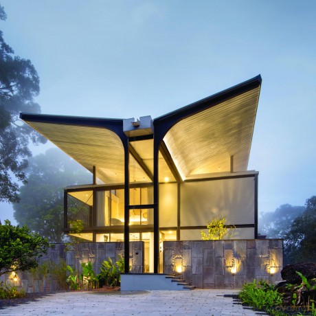 20 x 20: Twenty Architects X Twenty Iconic Homes of India - Gauri Kelkar [KSIĄŻKA]