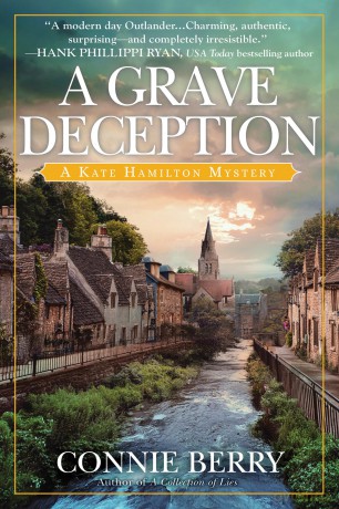 A Grave Deception: A Kate Hamilton Mystery: 6 - Connie Berry [KSIĄŻKA]