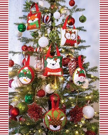 A Quilted Christmas: 16 Projects to Bring the Warmth of the Season Home - Deb Grogan [KSIĄŻKA]