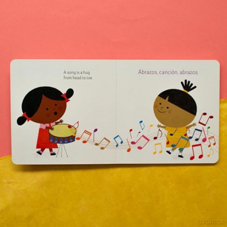 Abrazos for Baby: A Little Book of Hugs: 3 (Little Libros of Love) - Jen Arena [KSIĄŻKA]