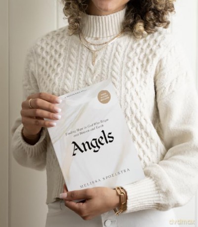 Angels Bible Study Book with Video Access - Melissa Spoelstra [KSIĄŻKA]