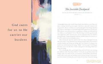Any Given Moment: 52 Devotions and Prayers to Feel the Goodness of God - Sarah Molitor [KSIĄŻKA]