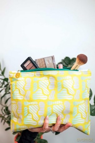 Art of Fabric Block Printing: An Illustrated Guide with 12 Playfully Modern Projects - Andria Green [KSIĄŻKA]