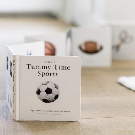 Baby's Tummy Time Sports: High-Contrast Fine Art for Visual Stimulation: 13 (Our Little Adventures Series) - Tabitha Paige [KSIĄŻKA]