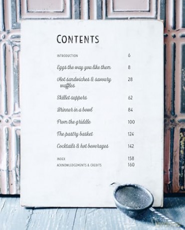 Breakfast for Dinner: Mealtimes get a makeover in this collection of rule-breaking recipes - Carol Hilker [KSIĄŻKA]