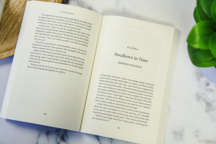 Consider the Birds: Heartwarming True Stories of Our Feathered Friends - Callie Smith Grant [KSIĄŻKA]
