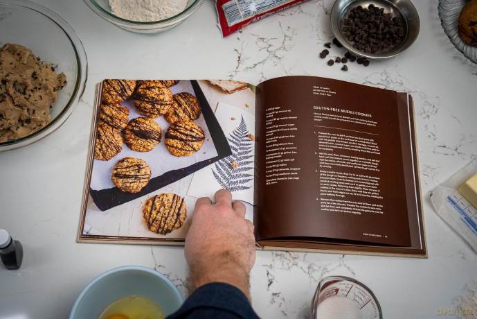 COOKIES: The Classics - The Coastal Kitchen [KSIĄŻKA]