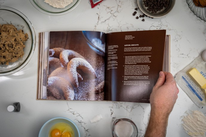 COOKIES: The Classics - The Coastal Kitchen [KSIĄŻKA]
