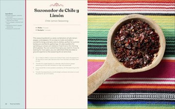 Cooking con Claudia: Celebración!: Traditional Mexican Recipes for Festive Feasts and Family Gatherings - Author Claudia Regalado [KSIĄŻKA]