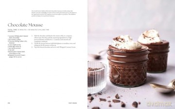 Cozy Vegan: 100 Delicious, Plant-Based Comfort Food Recipes (A Cookbook) - Liz Douglas [KSIĄŻKA]