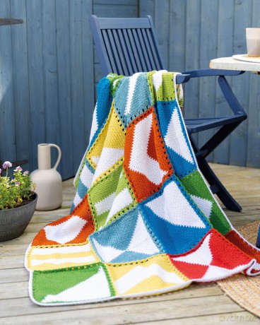 Crochet Modular Blankets: 18 mixed motif designs that play with shape and scale - Rachele Carmona [KSIĄŻKA]