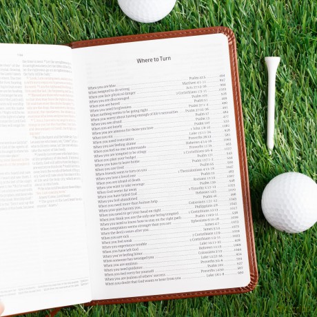 CSB In His Grip Golfer's Bible, Brown LeatherTouch - CSB Bibles by Holman [KSIĄŻKA]