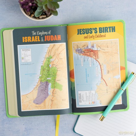 CSB Kids Bible, Anglicised Edition, Light Green LeatherTouch - CSB Bibles by Holman [KSIĄŻKA]